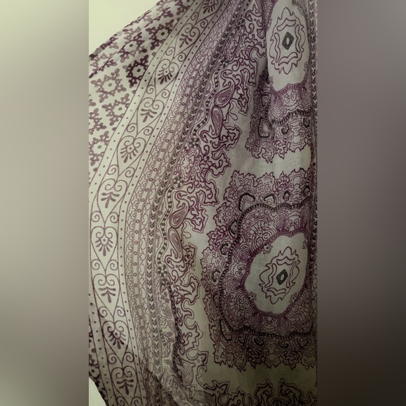 Lightweight Purple Patterned Scarf - Picture 2 of 2